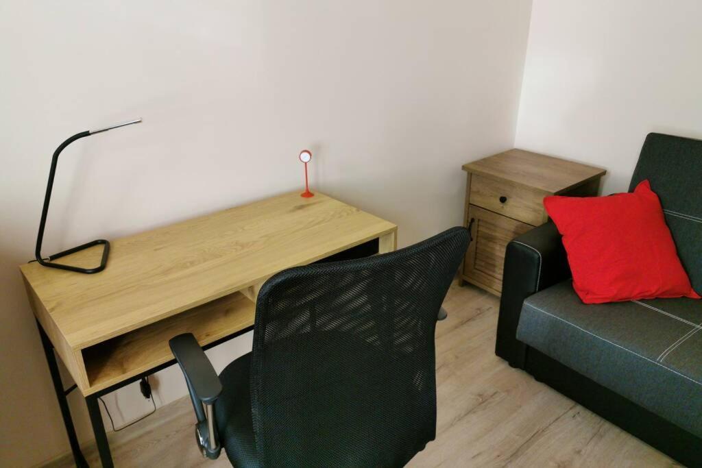 Little Big Red - Central Modern Studio Krakow Ngoại thất bức ảnh