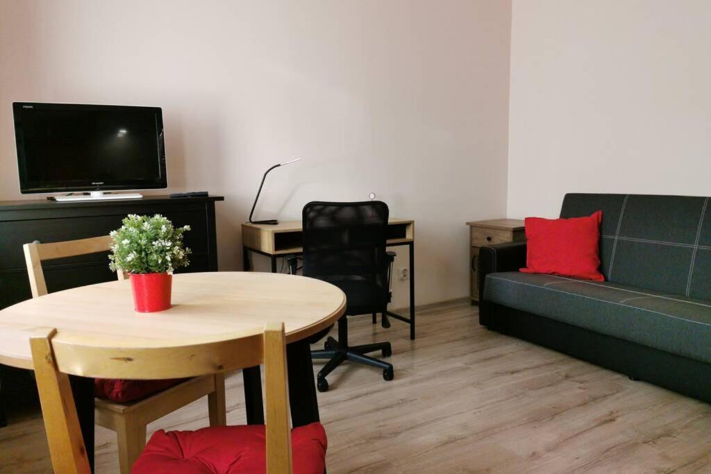 Little Big Red - Central Modern Studio Krakow Ngoại thất bức ảnh